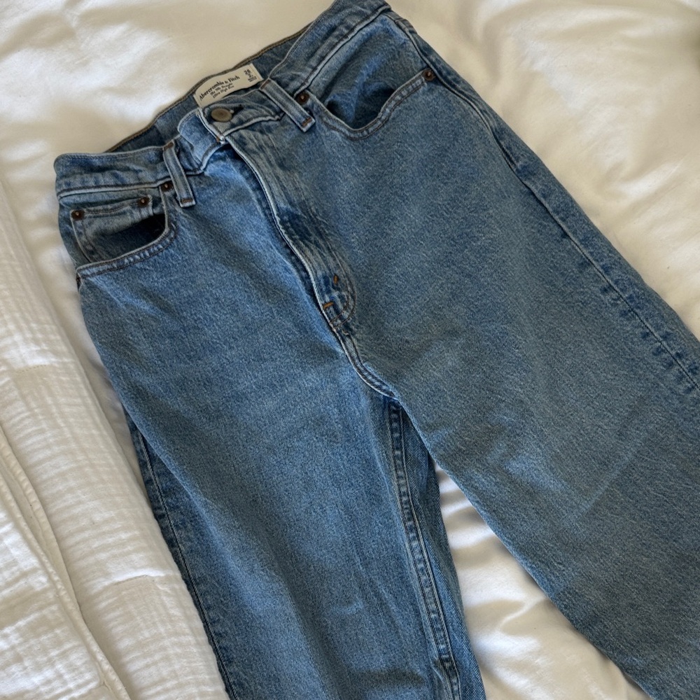 Abercrombie the 90s straight ultra high-rise jean